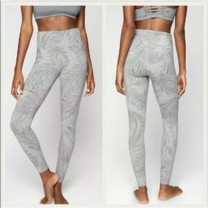 Athleta Leggings Womens XS Grey Tropic Be Present Palm Leaf Print Athletic Tight